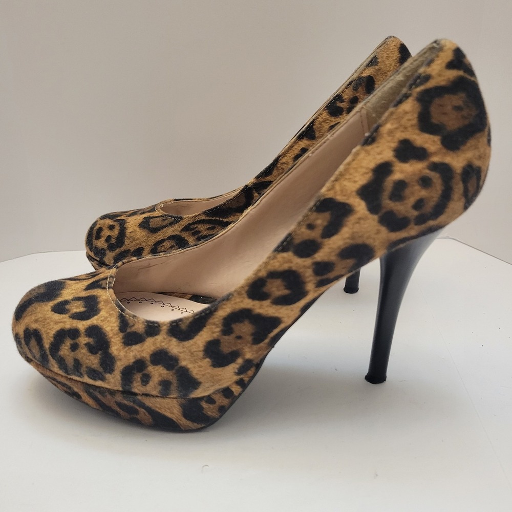 Olsenboye Platform High Heels Women's Sz 8M Leopard Animal‎ Print Mob Wife Shoes
